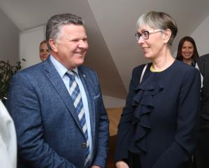 OTVORITEV RAZSTAVE SLIK LOJZETA PERKA 06 FOTO LJUBO VUKELIČ